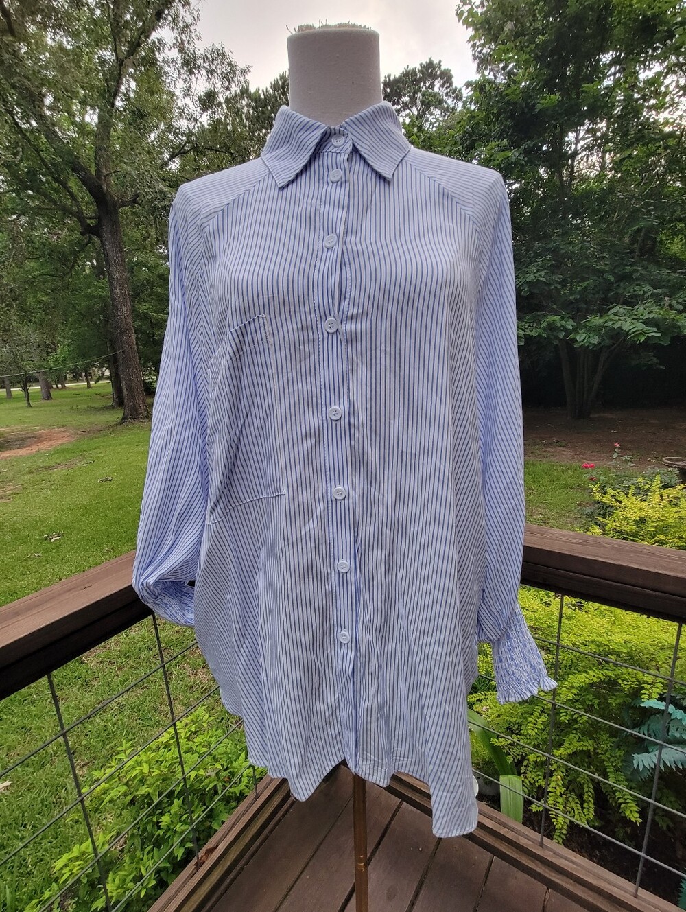 LAWLESS Oversize Blue and White Striped Dress Shirt With Pockets